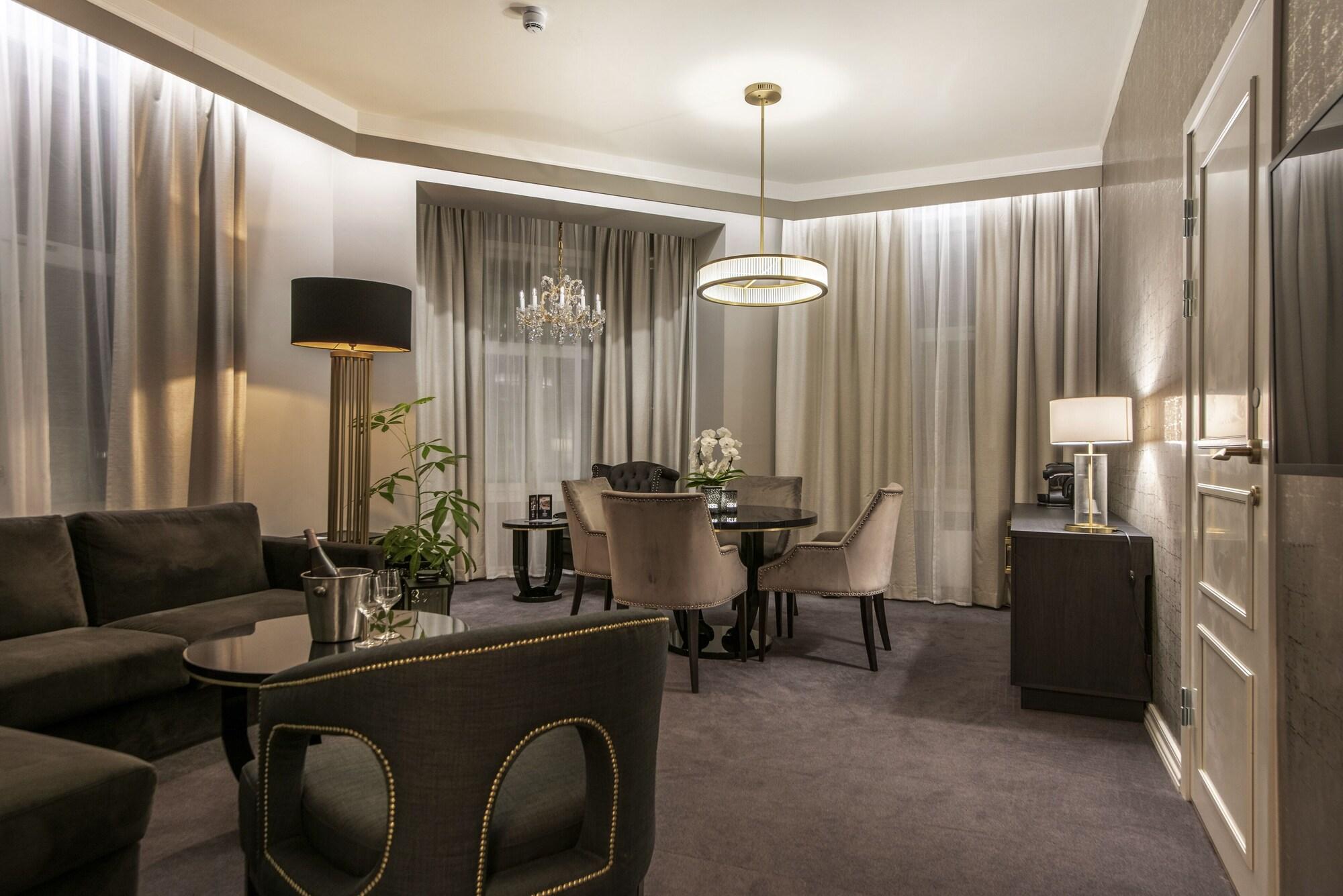 Home Hotel Grand Gjøvik מראה חיצוני תמונה